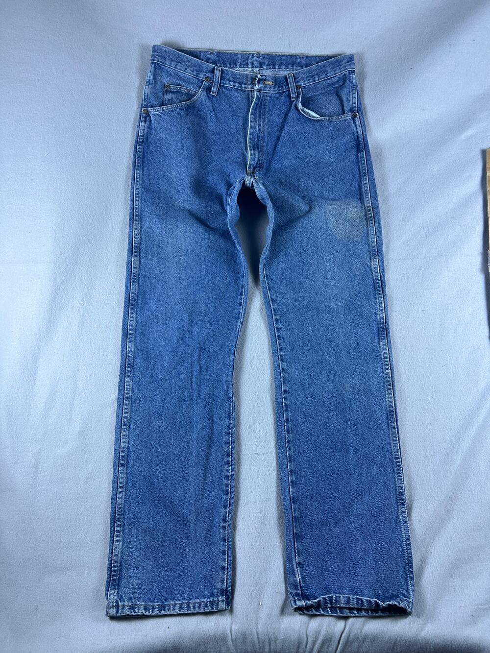Wrangler Jeans Mens 35x34 Blue Straight Leg Medium Wash Denim Classic Cowboy 90s